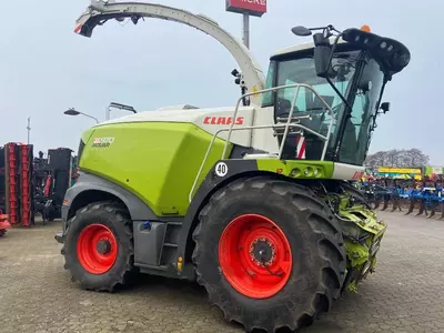 Кормоуборочный комбайн Claas Jaguar 970 Allrad