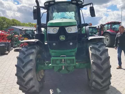 Колесный трактор John Deere 6155M AutoQuad