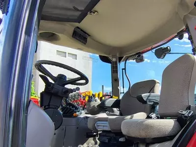 Колесный трактор Case IH MAXXUM 140