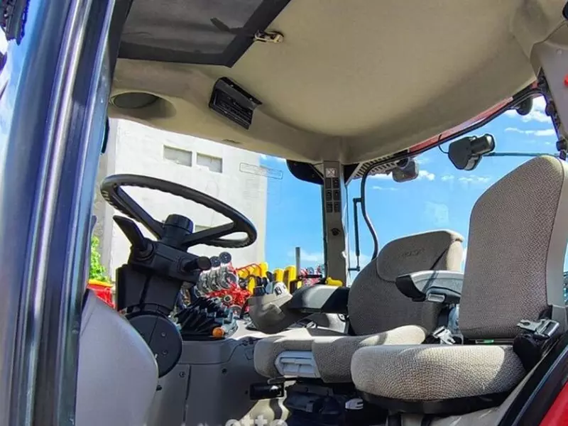 Колесный трактор Case IH MAXXUM 140