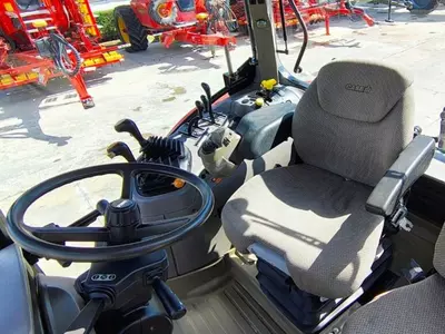 Колесный трактор Case IH MAXXUM 140