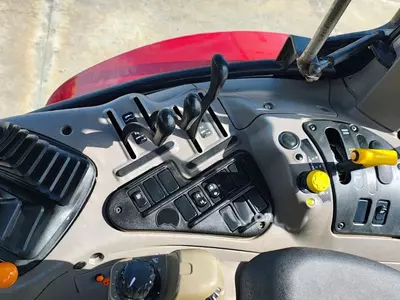 Колесный трактор Case IH MAXXUM 140