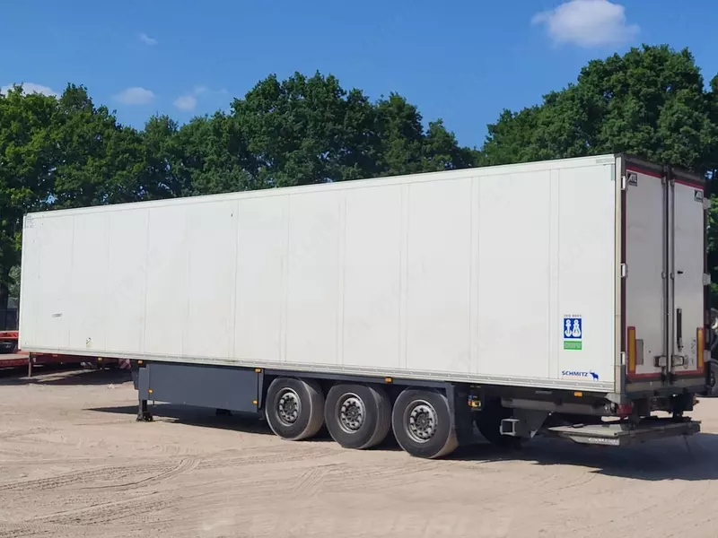 Schmitz sovutgichli yarim tirkama