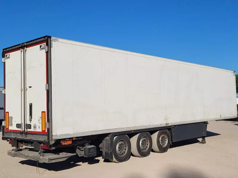 Schmitz sovutgichli yarim tirkama