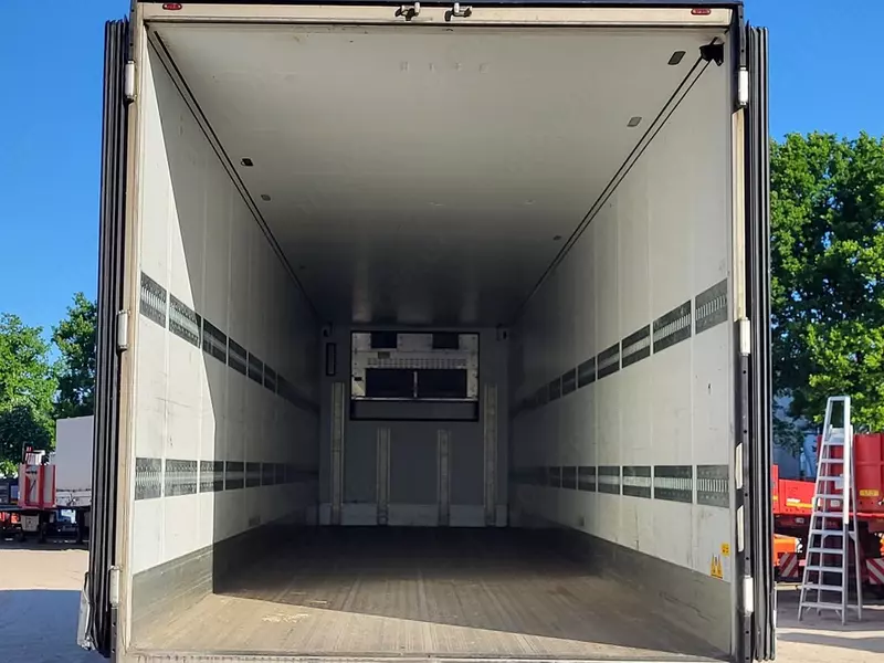 Schmitz sovutgichli yarim tirkama