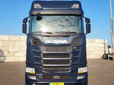 Sadel tortuvchi Scania S450 4X2