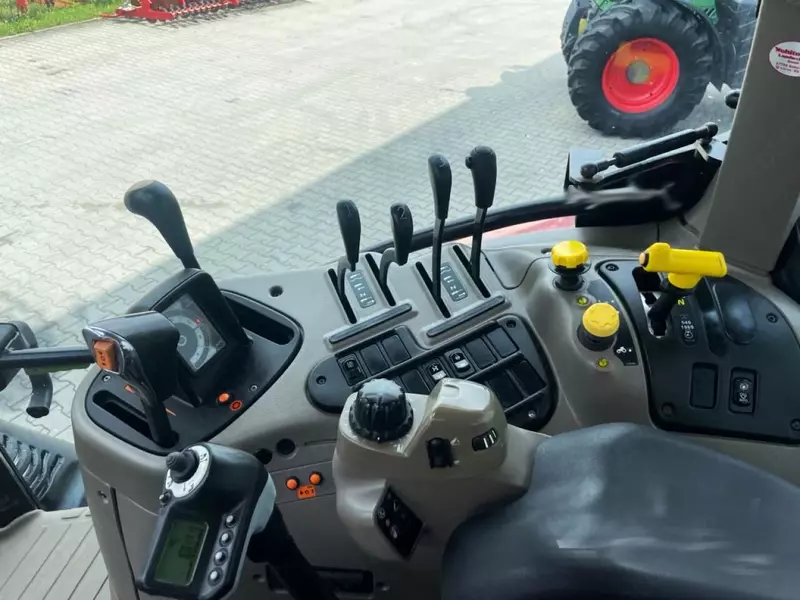 Трактор колесный Case IH MAXXUM 140