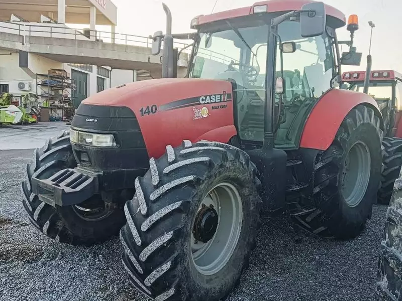 Трактор колесный Case IH Maxxum 140