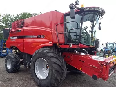 Зерноуборочный комбайн Case IH Axial Flow 9240