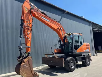 Колёсный экскаватор Doosan DX170W-5
