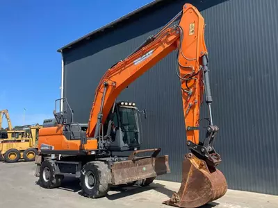 Колёсный экскаватор Doosan DX170W-5