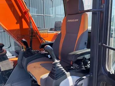 Колёсный экскаватор Doosan DX170W-5