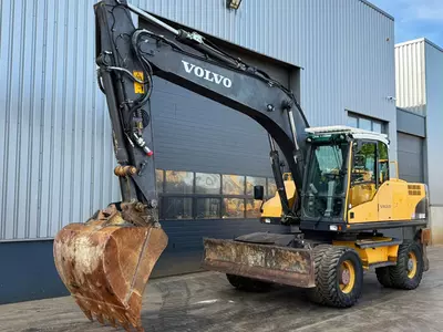 Колёсный экскаватор Volvo EW 180C