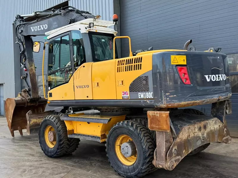 Колёсный экскаватор Volvo EW 180C