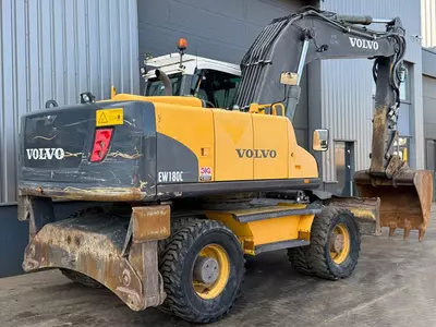 Колёсный экскаватор Volvo EW 180C
