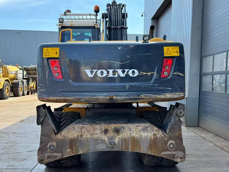 Колёсный экскаватор Volvo EW 180C