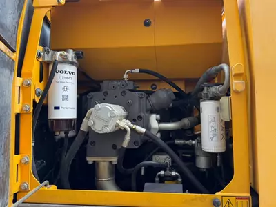 Колёсный экскаватор Volvo EW 180C