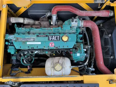 Колёсный экскаватор Volvo EW 180C