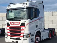 Scania R500 6X2 tortuvchi yuk mashinasi