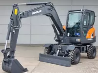 Колесный экскаватор Doosan DX60W