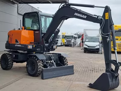 Kolёsli ekskavator Doosan DX60W