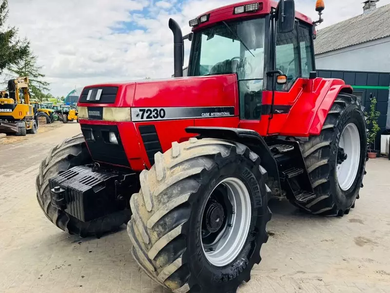 Колесный трактор Case IH Magnum 7210