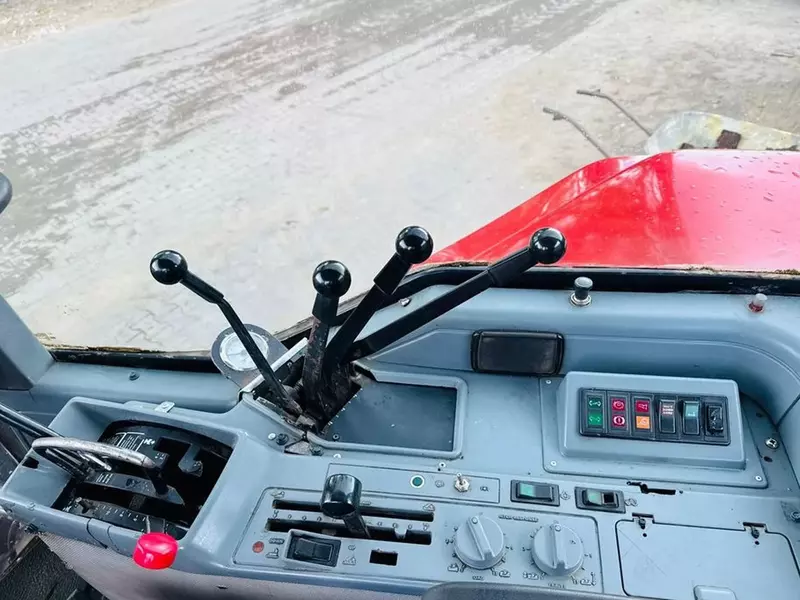 Колесный трактор Case IH Magnum 7210