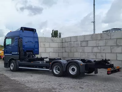 Toshiladigan yuk qutisi bilan yuk mashinalari MAN TGX 26.470 6X2
