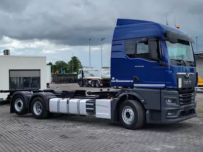 Toshiladigan yuk qutisi bilan yuk mashinalari MAN TGX 26.470 6X2