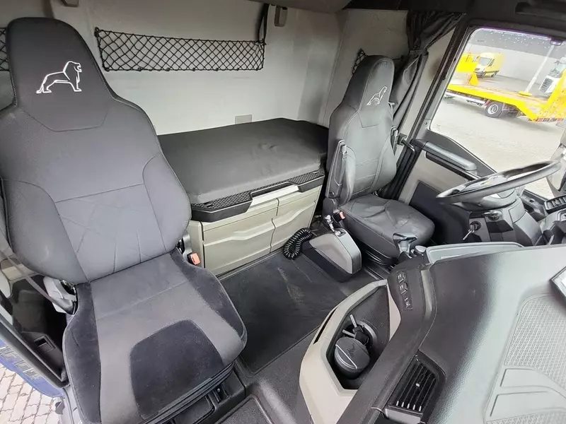 Toshiladigan yuk qutisi bilan yuk mashinalari MAN TGX 26.470 6X2