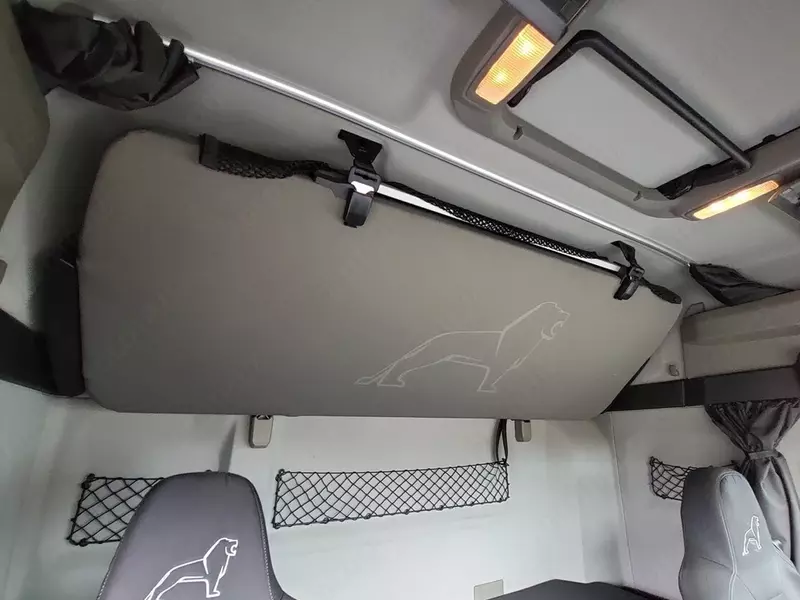 Toshiladigan yuk qutisi bilan yuk mashinalari MAN TGX 26.470 6X2