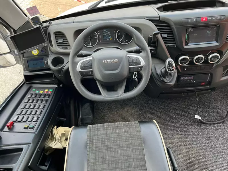 Микроавтобус Iveco First Rosero 70C21