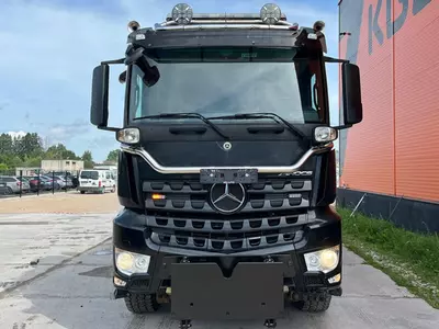 Самосвал Mercedes-Benz Arocs 3253 8x4