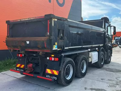 Самосвал Mercedes-Benz Arocs 3253 8x4