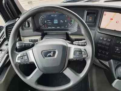 MAN TGX 33.510 6X4 tortuvchi yuk mashinasi