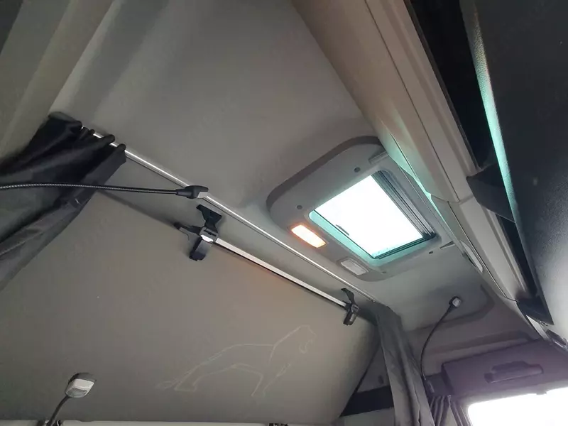 MAN TGX 33.510 6X4 tortuvchi yuk mashinasi