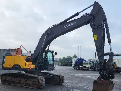 Гусеничный экскаватор Volvo EC300 E L