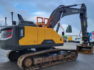 Гусеничный экскаватор Volvo EC300 E L