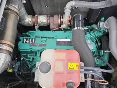 Гусеничный экскаватор Volvo EC300 E L