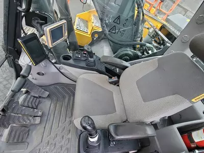 Гусеничный экскаватор Volvo EC300 E L