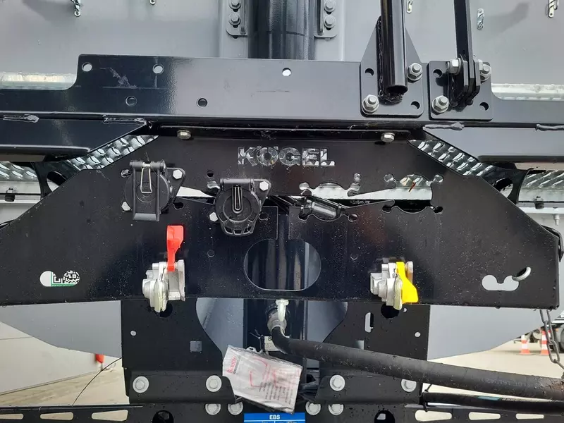 Kögel o‘z-o‘zidan tushadigan yarim tirkamalar