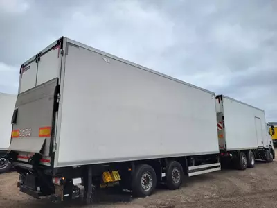 Yuk mashinasi tirkama Scania R410