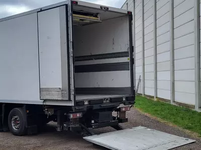 Yuk mashinasi tirkama Scania R410