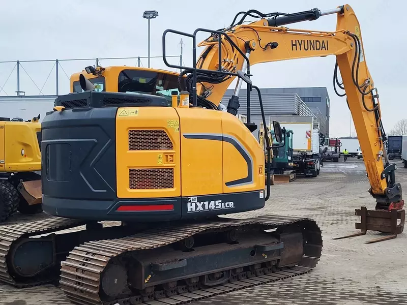 Гусеничный экскаватор Hyundai HX145 LCR