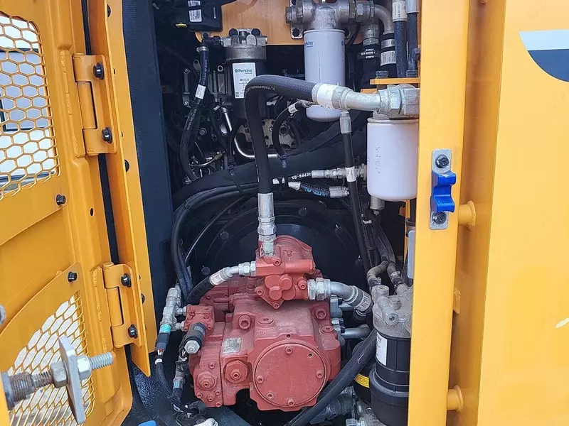 Гусеничный экскаватор Hyundai HX145 LCR