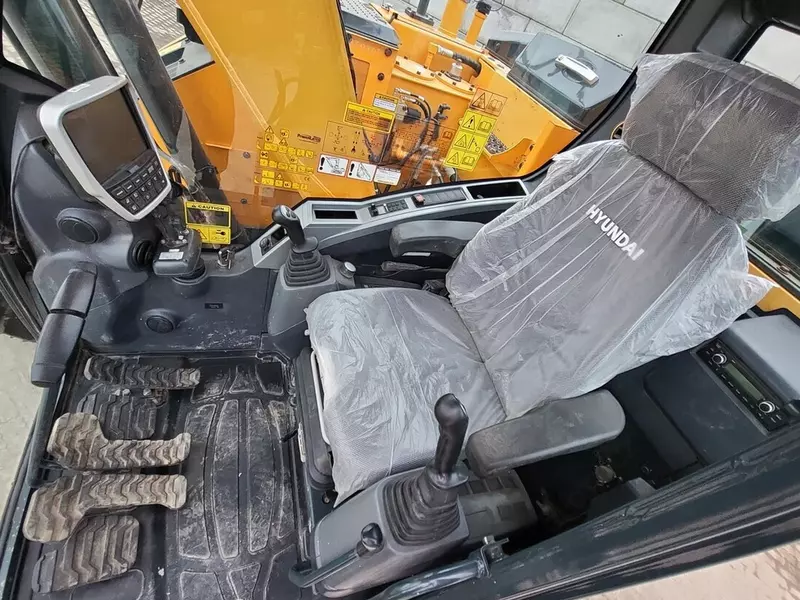 Гусеничный экскаватор Hyundai HX145 LCR