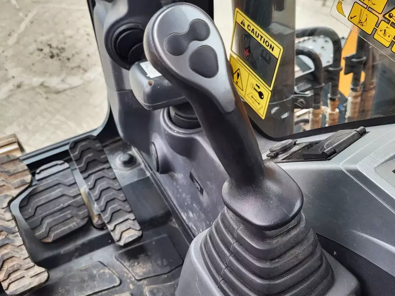 Гусеничный экскаватор Hyundai HX145 LCR