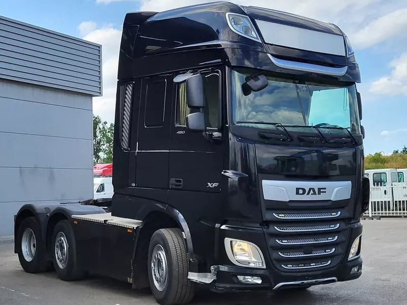 DAF XF 480 6X2 tortuvchi yuk mashinasi