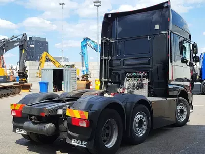 DAF XF 480 6X2 tortuvchi yuk mashinasi