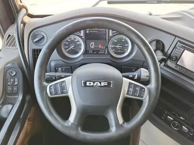 DAF XF 480 6X2 tortuvchi yuk mashinasi